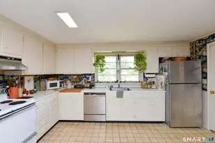 58 Cleveland St, Plainville, CT 06062 - Photo 4