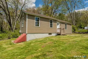 502 Stearns St, Killingly, CT 56325 - Photo 2