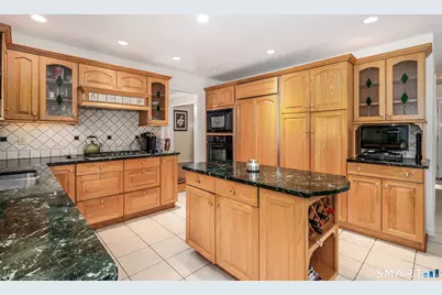 33 Brookwood Drive, Newtown, CT 06470 - Photo 16