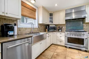370 Pepper St, Monroe, CT 06468 - Photo 12