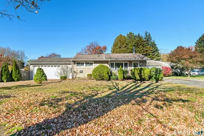 34 Beacon Manor Circle, Naugatuck, CT 06770 - Photo 2