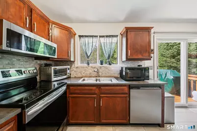 12 Tudor Lane, Naugatuck, CT 06770 - Photo 6