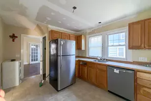 45 Queens Ave, Stratford, CT 06614 - Photo 2