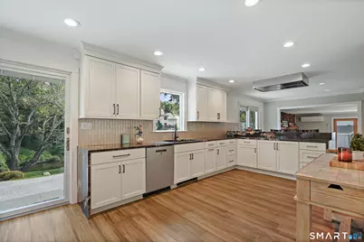 87 Clover Hill Drive, Stamford, CT 06902 - Photo 8
