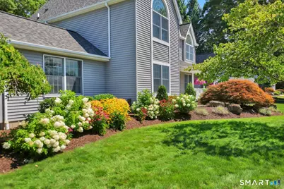 56 Foxcroft Court, Southington, CT 06489 - Photo 2
