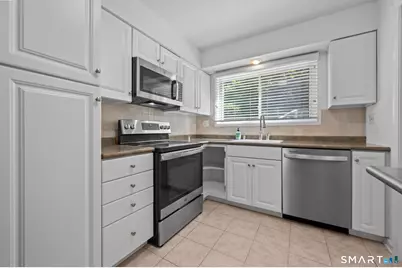 3 Shagbark Lane #3, Woodbury, CT 06798 - Photo 4