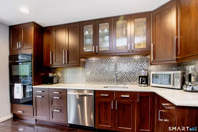10 Blackberry Lane, Norwalk, CT 06850 - Photo 10