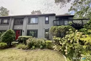 24 Harbour Village, Branford, CT 06405 - Photo 2
