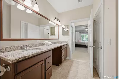 1011 Brookside Court #1011, Newtown, CT 06470 - Photo 18
