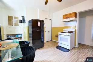 139 Lee Ave, Bridgeport, CT 06605 - Photo 12