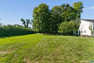 195 Old South Rd, Fairfield, CT 06890 - Photo 36