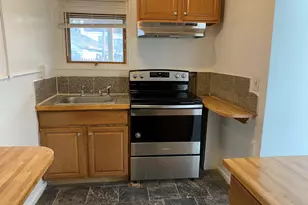 26 Prospect St, New London, CT 06320 - Photo 4