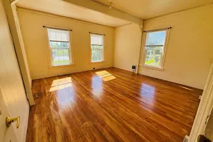 9 Providence St, Putnam, CT 06260 - Photo 4