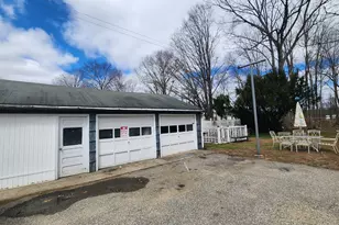 9 Providence St, Putnam, CT 06260 - Photo 2