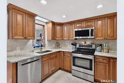 28 Martin Court, Montville, CT 06382 - Photo 8