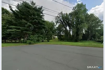 33 Laurel Circle, Newington, CT 06111 - Photo 2
