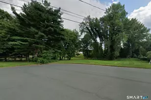 33 Laurel Cir, Newington, CT 06111 - Photo 2