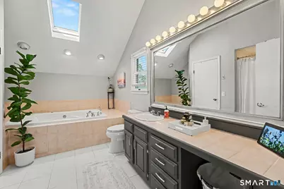 200 Woodridge Drive South, Stamford, CT 06902 - Photo 18