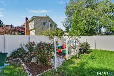 200 Woodridge Drive South, Stamford, CT 06902 - Photo 36