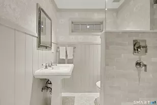 233 Beaumont St, Fairfield, CT 06824 - Photo 16