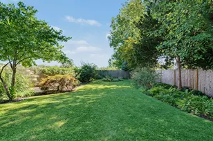 233 Beaumont St, Fairfield, CT 06824 - Photo 4