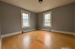 35 Madison St, Waterbury, CT 06706 - Photo 8