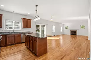 30 Glen Pl, Glastonbury, CT 06033 - Photo 8