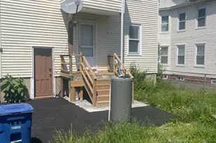 194 Adams St, Bridgeport, CT 06607 - Photo 12