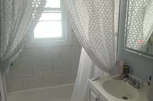 194 Adams St, Bridgeport, CT 06607 - Photo 4