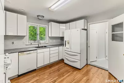 5 Walnut Lane, Wallingford, CT 06492 - Photo 8