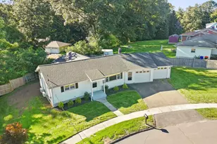 5 Walnut Ln, Wallingford, CT 06492 - Photo 2