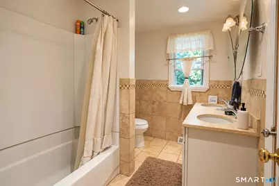 129 Mueller Drive, Hamden, CT 06514 - Photo 10