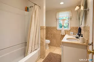 129 Mueller Dr, Hamden, CT 06514 - Photo 10