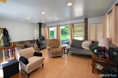 129 Mueller Drive, Hamden, CT 06514 - Photo 8