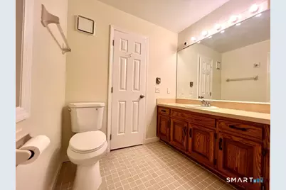 55 Mill Plain Road #32-12, Danbury, CT 06811 - Photo 10