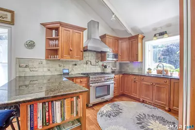 34 Regency Drive, Norwalk, CT 06851 - Photo 8