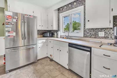11 Sarah Court, West Haven, CT 06516 - Photo 18