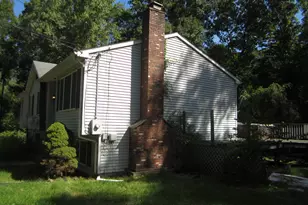 114 Yantic Ln, Norwich, CT 06360 - Photo 2