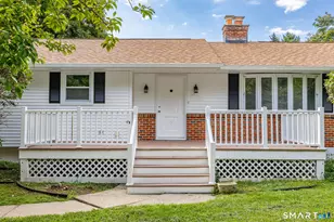 412 Narrow Ln, Orange, CT 06477 - Photo 2