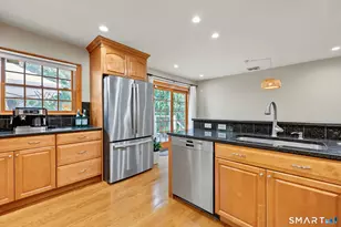 8 Byselle Rd, Norwalk, CT 06851 - Photo 16