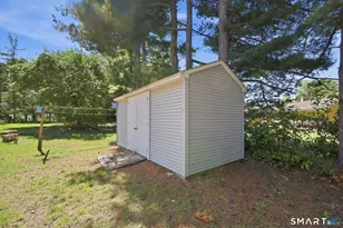 33 Spring Garden Rd, Enfield, CT 06082 - Photo 10