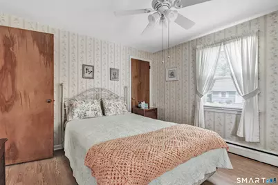 18 Peck Street, Milford, CT 06460 - Photo 32