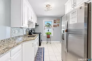 296 Ruth St, Bridgeport, CT 06606 - Photo 10