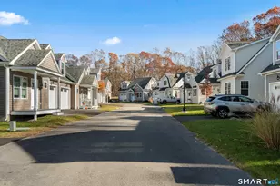 8 Ivy Hl Rd, Waterford, CT 06385 - Photo 1