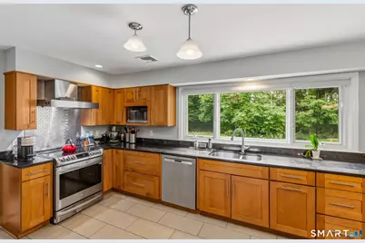 211 Old Farm Road, Fairfield, CT 06825 - Photo 8