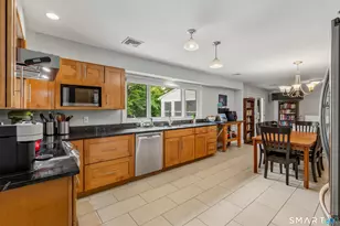 211 Old Farm Rd, Fairfield, CT 06825 - Photo 6
