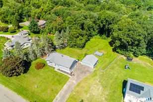 8 Smith Haven Dr, Seymour, CT 06483 - Photo 4