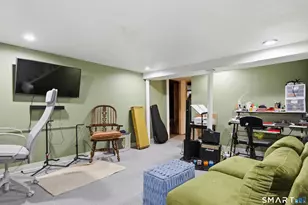 68 Beverly Rd, New Haven, CT 06515 - Photo 16