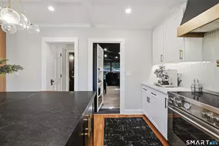 44 Jefferson Ave, Danbury, CT 06810 - Photo 16