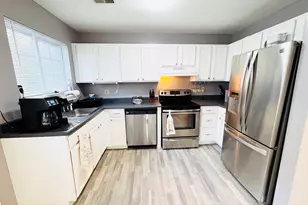 310 Boston Post Rd, Waterford, CT 06385 - Photo 8